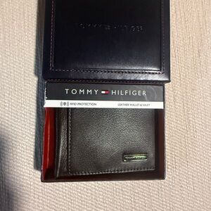 Tommy Hilfiger Black Leather Wallet